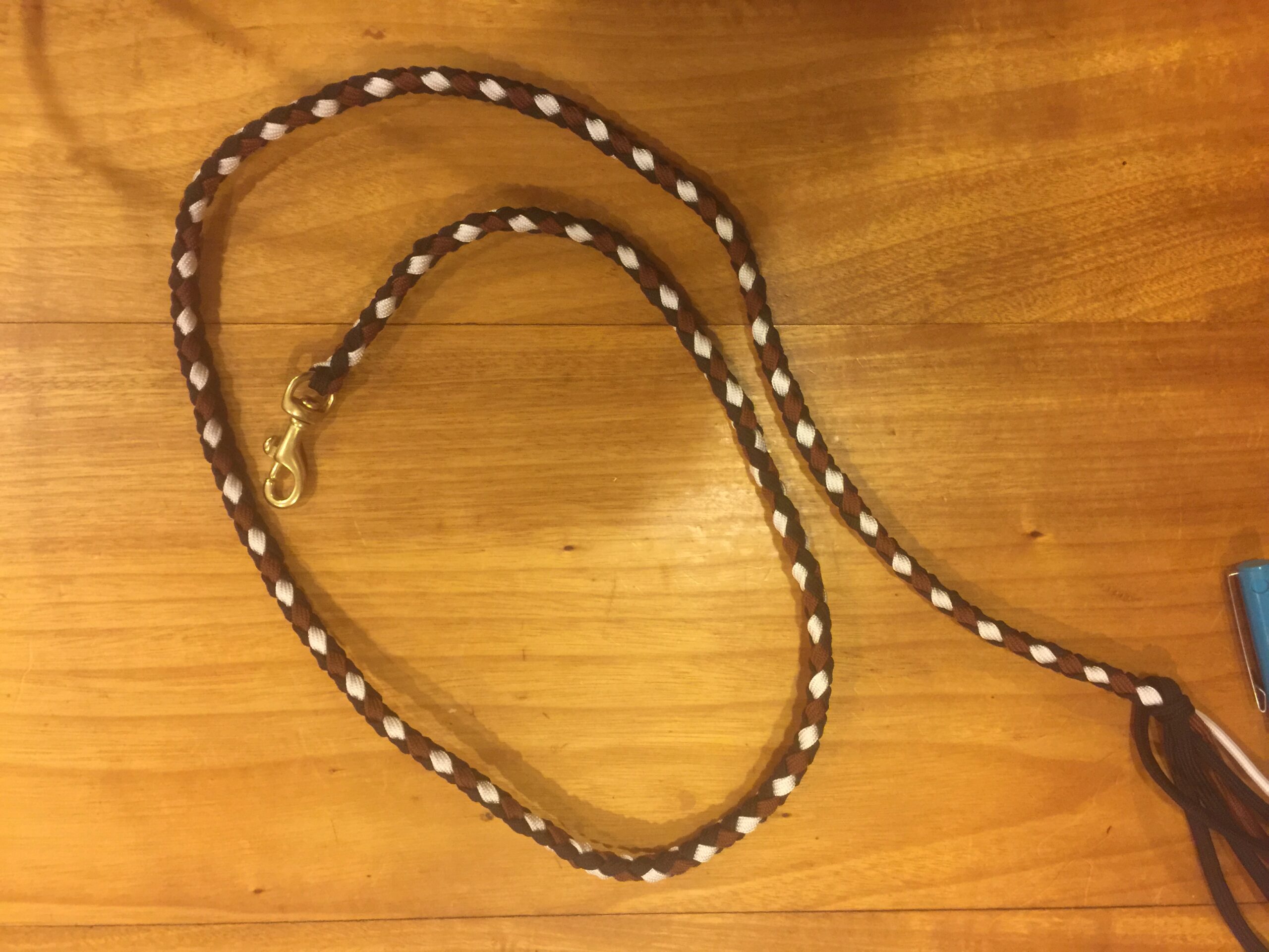 6 foot Black, Chocolate Brown and White leash with 3/8" brass clip 6 foot Black, Chocolate Brown and White leash with 3/8" brass clip